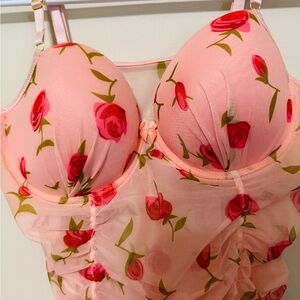 Floral Print Ruched Ruffle Hem Underwire Mesh
Slips